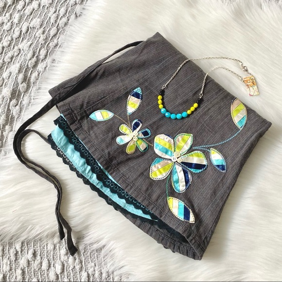 Lovely Grey Floral Skirt - Picture 1 of 3